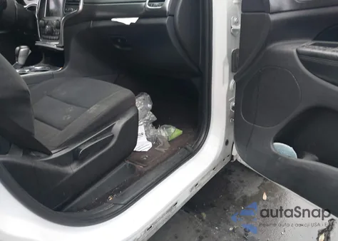 2018 Jeep Grand Cherokee Laredo E 4X2 from USA, damaged, VIN 1C4RJEAG3JC412426